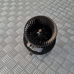 Salona ventilators priekš VW GOLF 6 2011