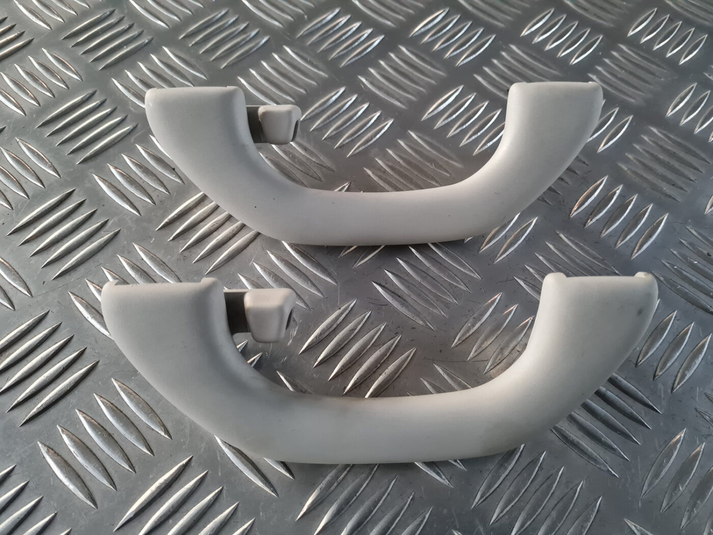 Salona rokturis griestos priekš VW GOLF 6 2011 2 Salona rokturis griestos priekš VW GOLF 6 2011