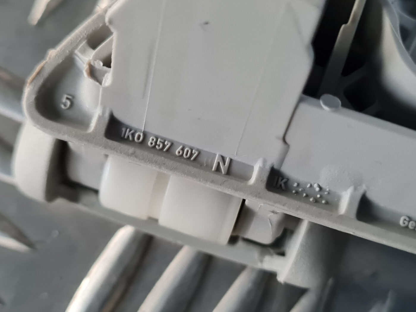 Salona rokturis griestos priekš VW GOLF 6 2011 4 Salona rokturis griestos priekš VW GOLF 6 2011