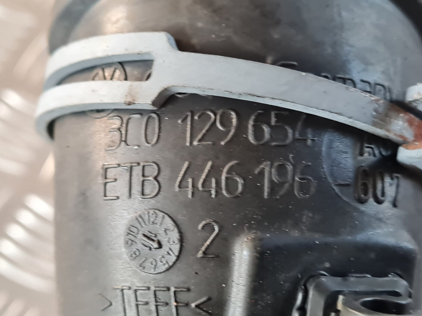 Gaisa filtra korpusa caurule priekš VW GOLF 6 2011