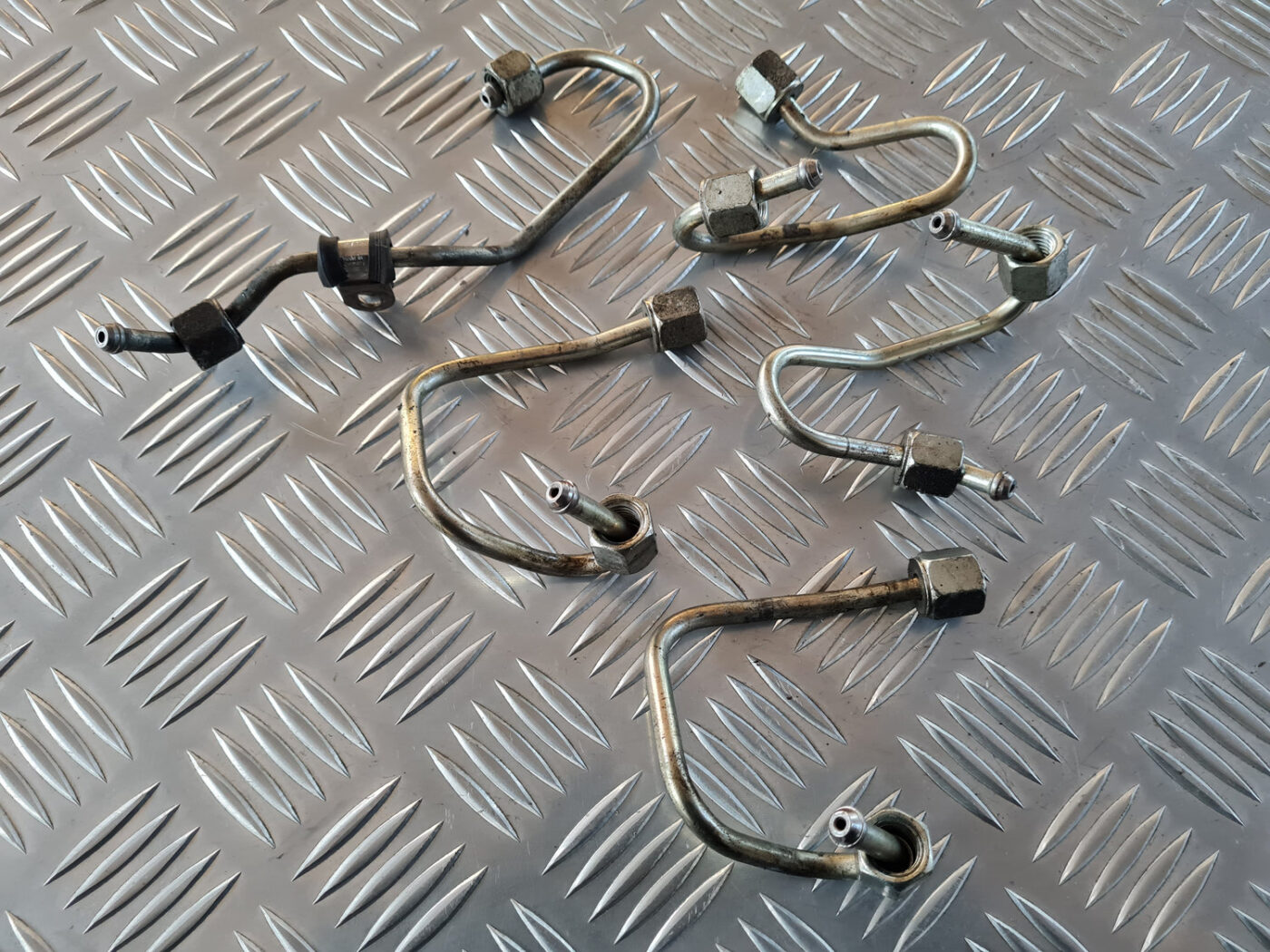 Degvielas caurule priekš VW GOLF 6 2011