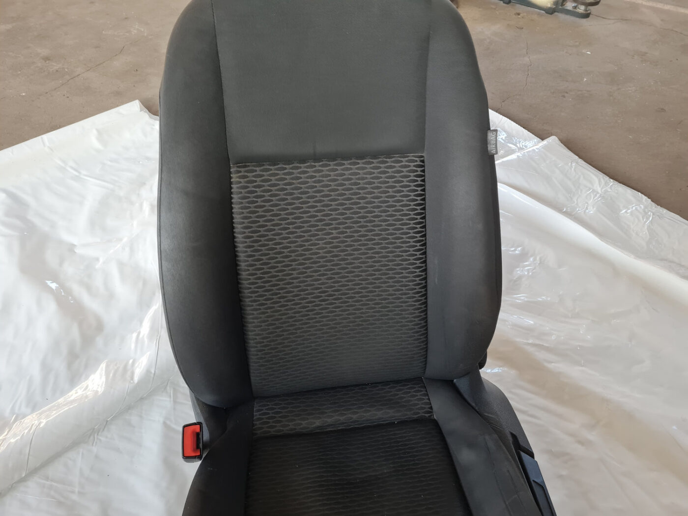 Priekšējais kreisais sēdeklis priekš VW GOLF 6 2011