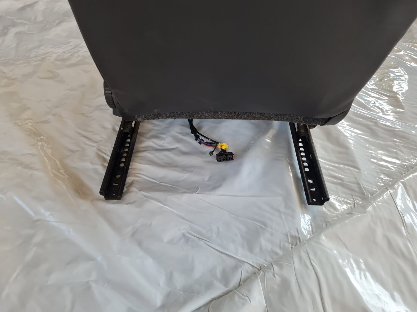 Priekšējais kreisais sēdeklis priekš VW GOLF 6 2011