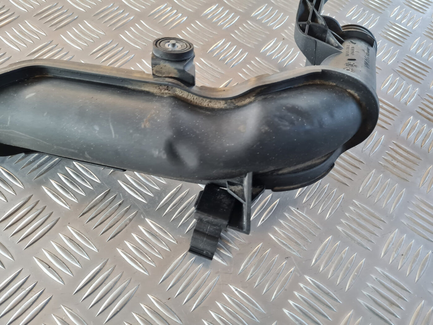 Interkulera caurule priekš VW GOLF 6 2011