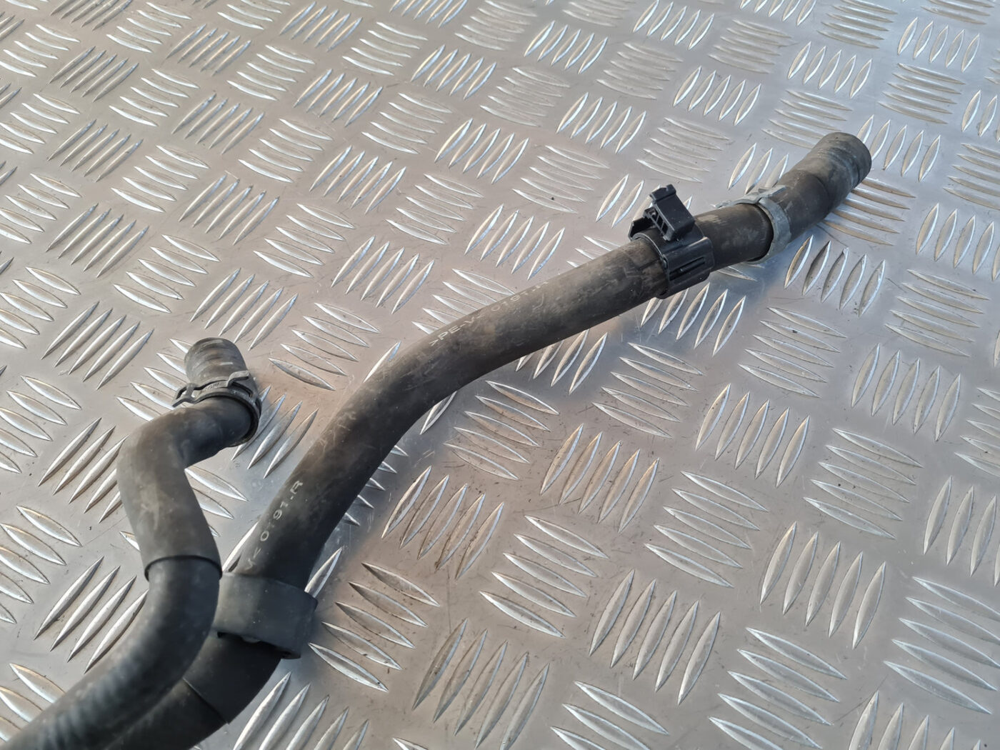 Dzesēšanas caurules priekš VW GOLF 6 2011