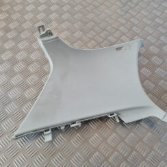 Bagažnieka nodalījuma statnes apdare priekš VW GOLF 6 2011