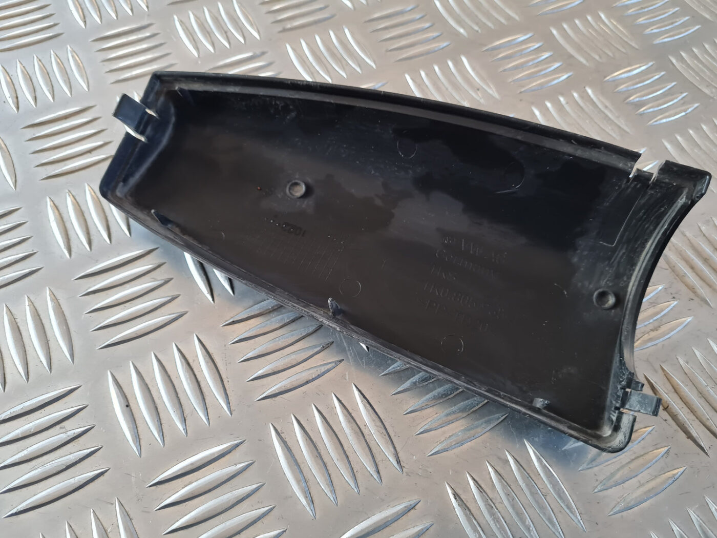 Ieplūdes gaisa deflektors/Difuzors priekš VW GOLF 6 2011 5 Ieplūdes gaisa deflektors/Difuzors priekš VW GOLF 6 2011