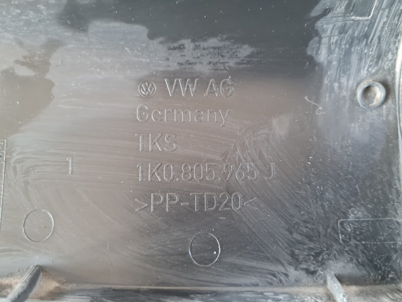 Ieplūdes gaisa deflektors/Difuzors priekš VW GOLF 6 2011 3 Ieplūdes gaisa deflektors/Difuzors priekš VW GOLF 6 2011