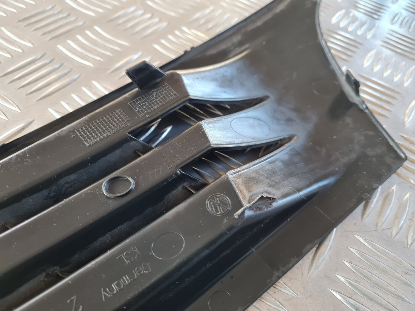 Miglas luktura reste, pa labi priekš VW GOLF 6 2011