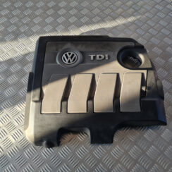 Dzinēja dekoratīvais vāks priekš VW GOLF 6 2011