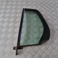 Kreiso durvju stūra stikls priekš VW GOLF 6 2011