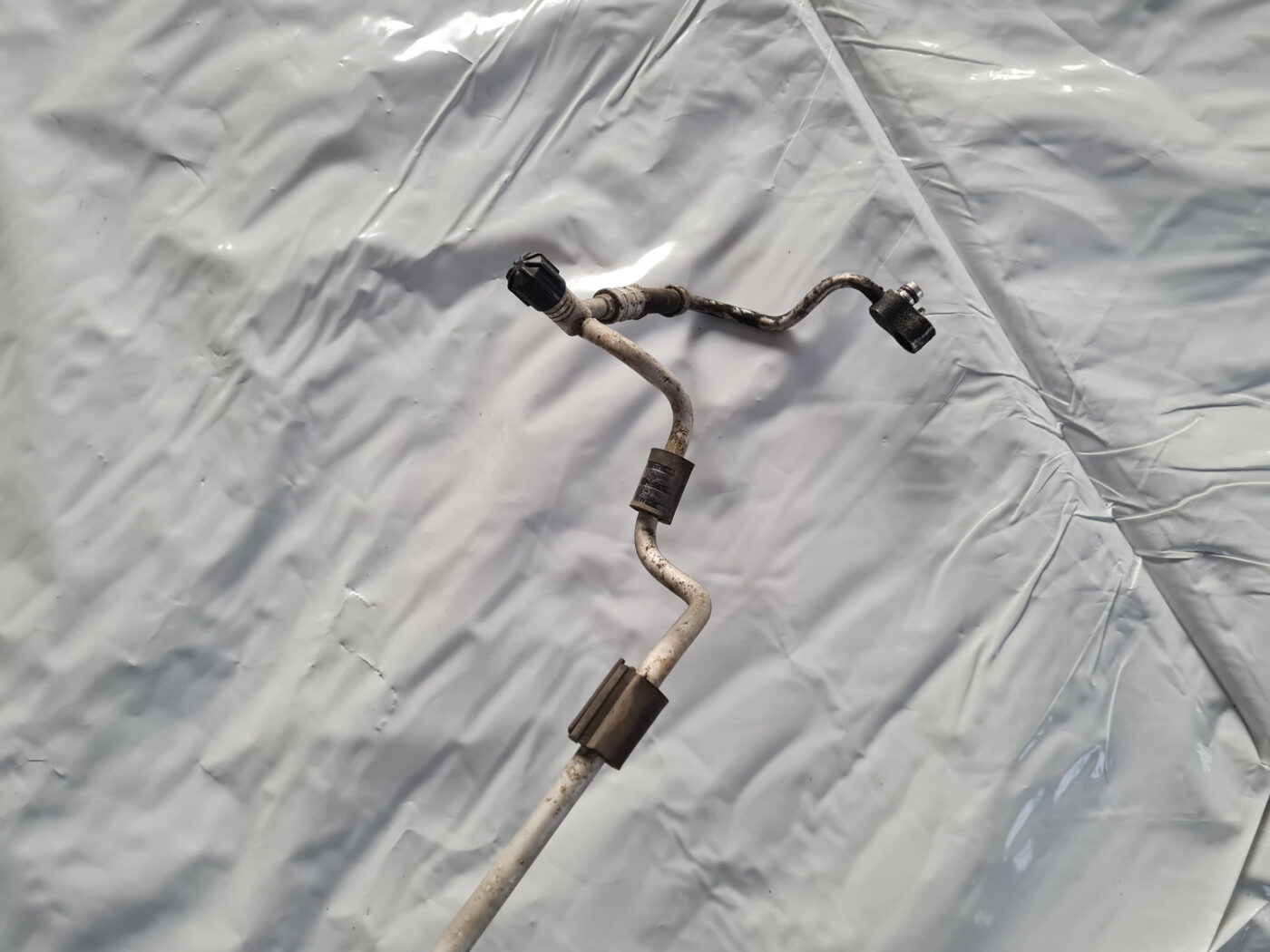 Gaisa kondicioniera galvenā caurule priekš VW GOLF 6 2011