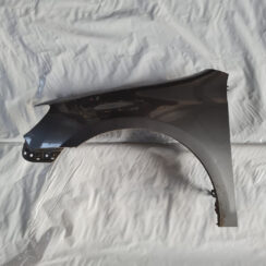 Priekšējais kreisais spārns priekš VW GOLF 6 2011