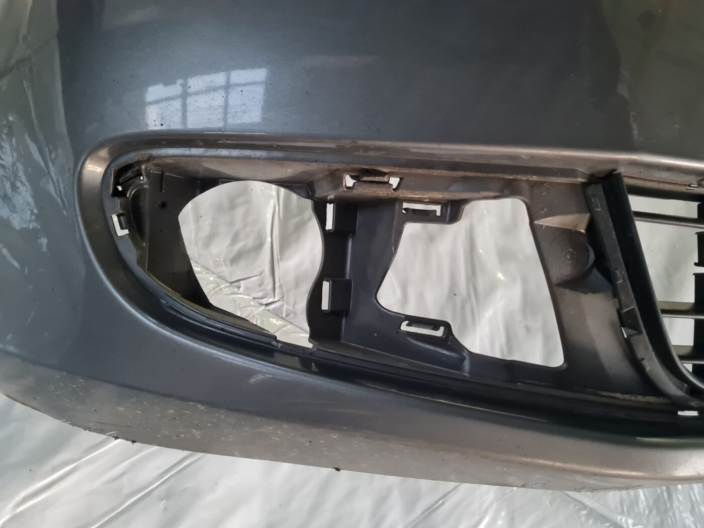 Priekšējais buferis priekš VW GOLF 6 2011 28 Priekšējais buferis priekš VW GOLF 6 2011