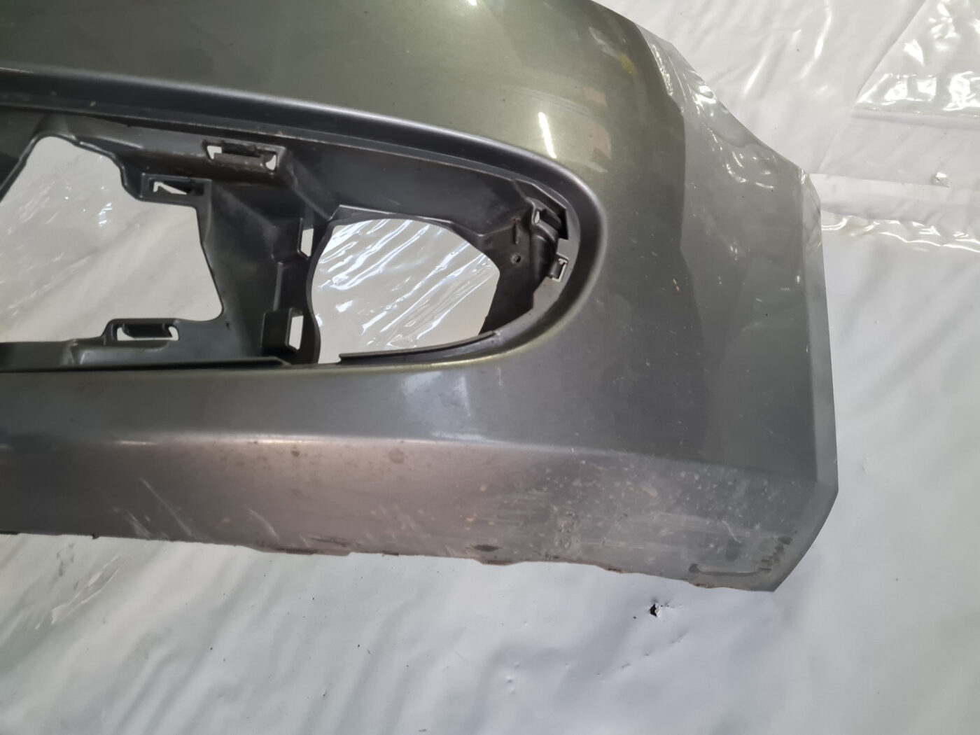 Priekšējais buferis priekš VW GOLF 6 2011 19 Priekšējais buferis priekš VW GOLF 6 2011