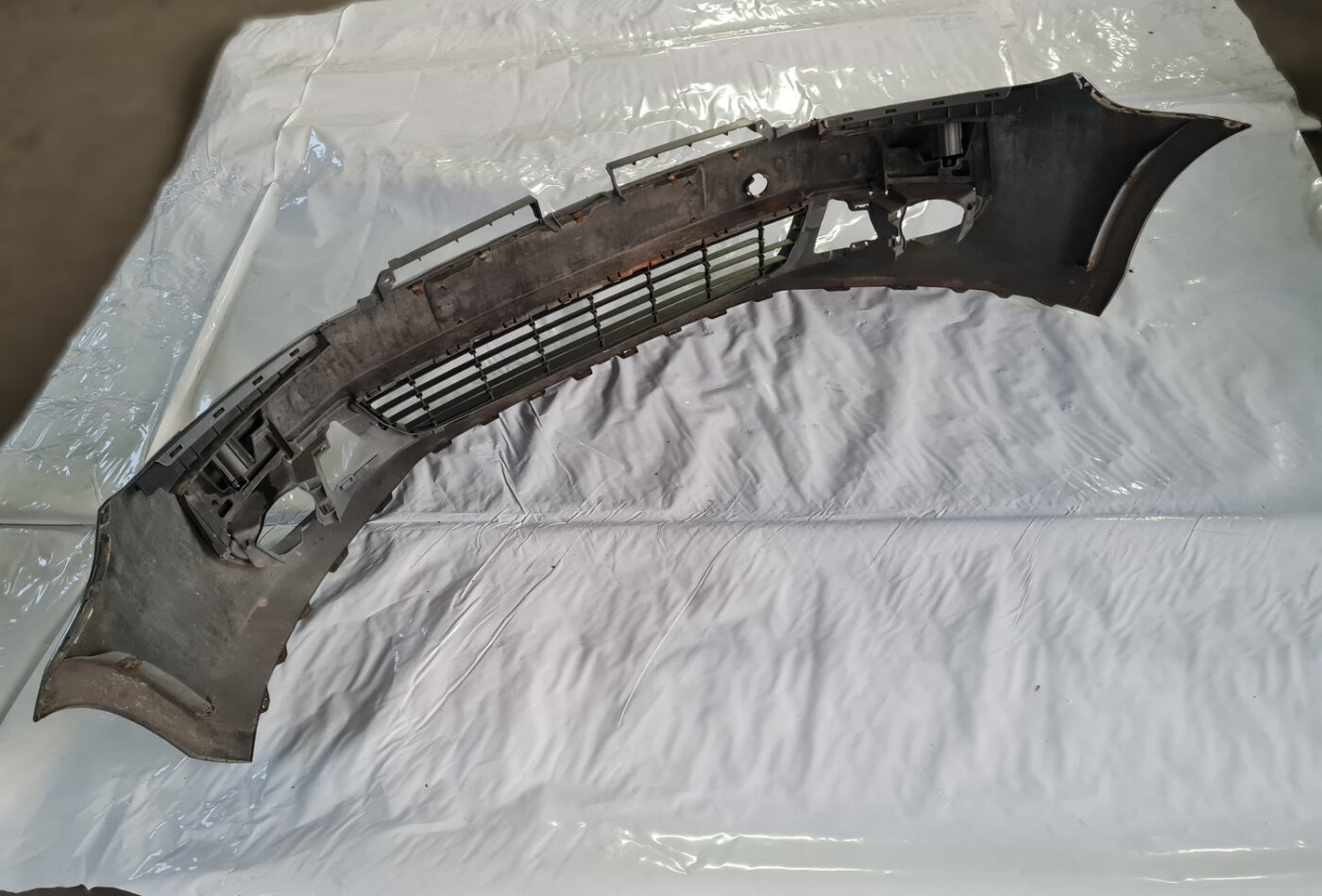 Priekšējais buferis priekš VW GOLF 6 2011 16 Priekšējais buferis priekš VW GOLF 6 2011