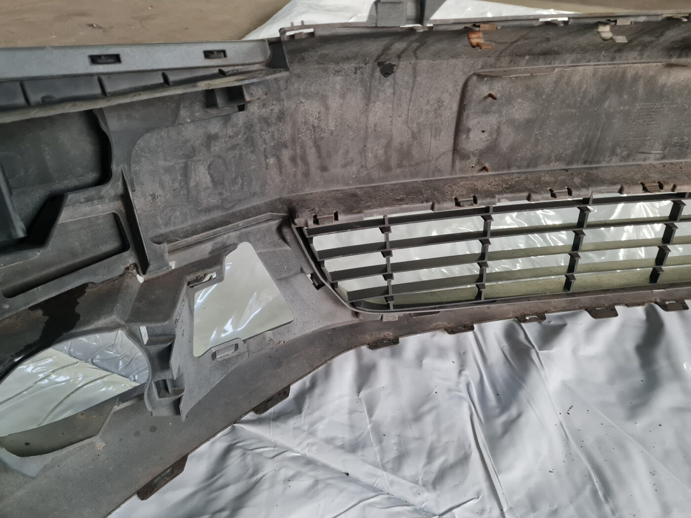 Priekšējais buferis priekš VW GOLF 6 2011 12 Priekšējais buferis priekš VW GOLF 6 2011